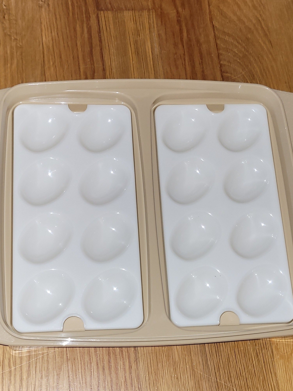 Tupperware Deviled Egg Container - Picture 2 of 3
